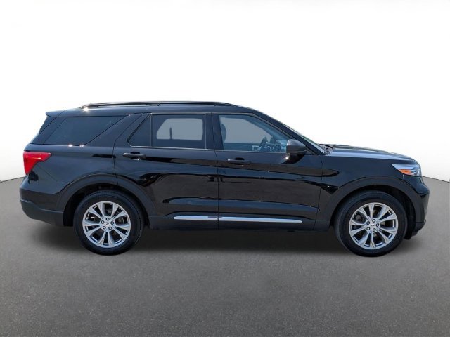 Certified 2023 Ford Explorer XLT w/ Equipment Group 202A AWD/4WD image 2