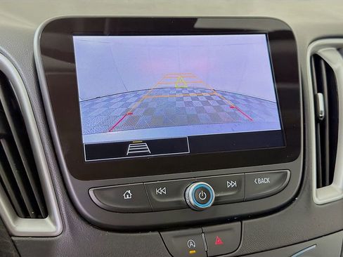 Used 2025 Chevrolet Malibu LT FWD image 17