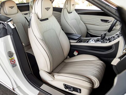 Used 2024 Bentley Continental GT Azure AWD/4WD image 33