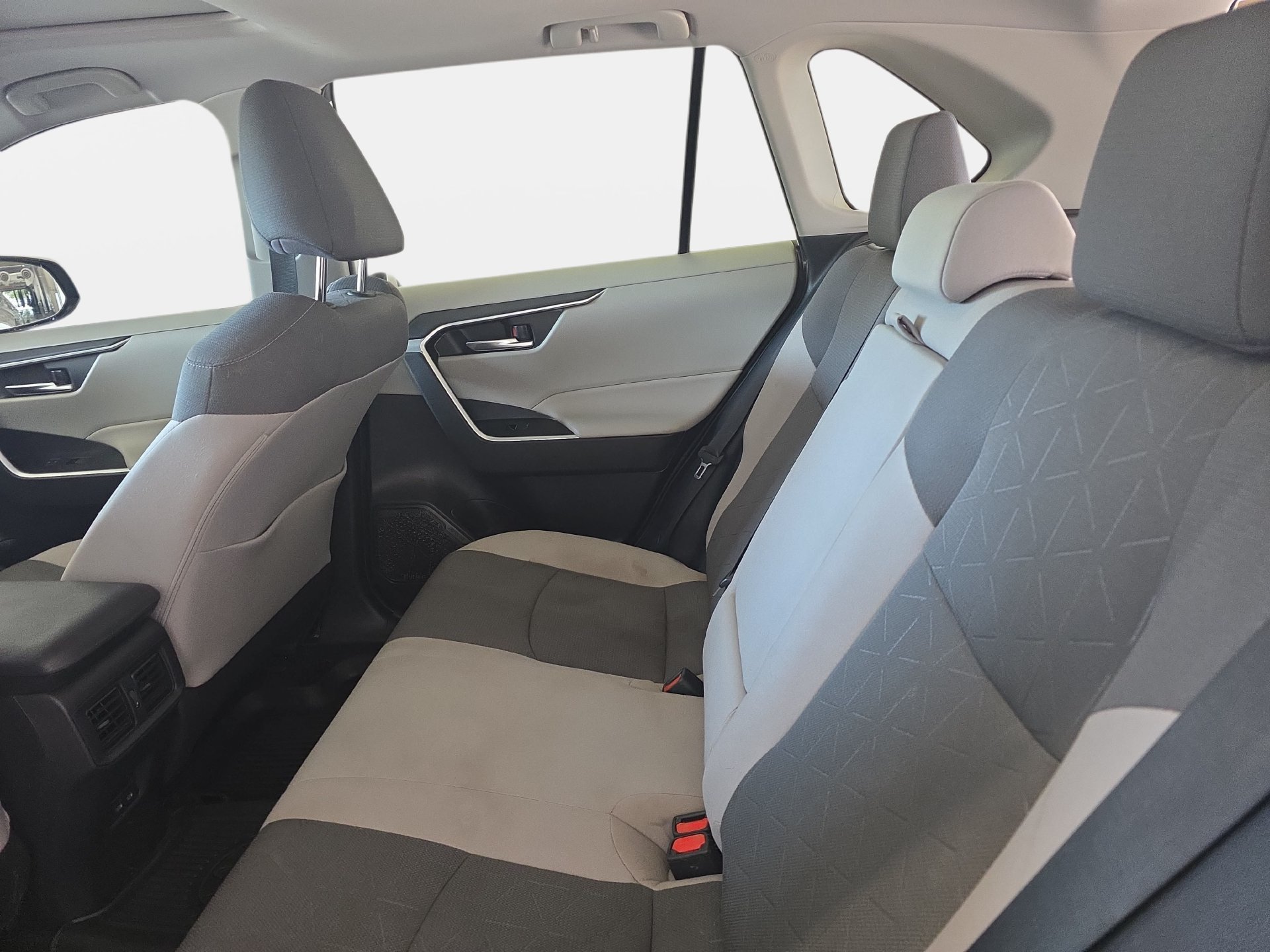 Used 2023 Toyota RAV4 XLE w/ Convenience Package FWD image 14