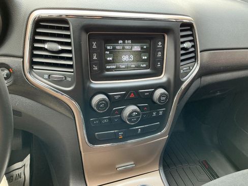 Used 2015 Jeep Grand Cherokee Laredo w/ Quick Order Package 23E AWD/4WD image 12