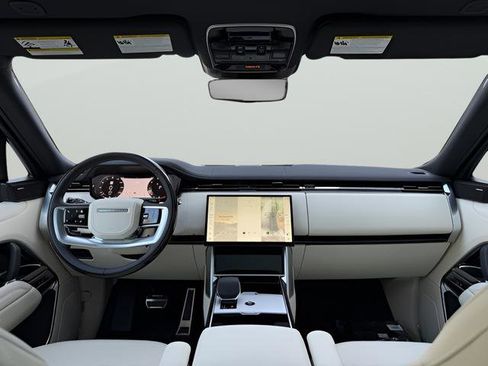 New 2026 Land Rover Range Rover Long Wheelbase SE AWD/4WD image 13