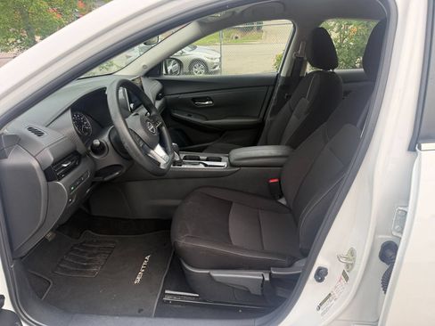 Used 2025 Nissan Sentra SV FWD image 25