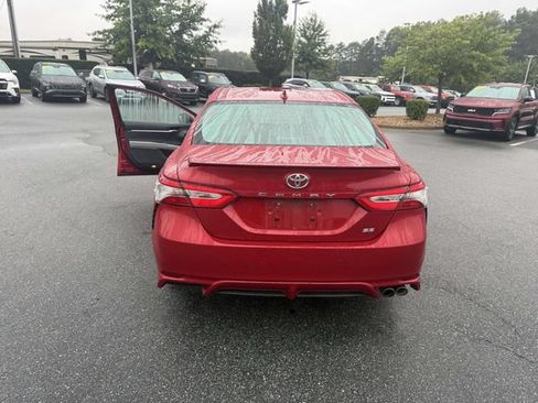 Used 2019 Toyota Camry SE FWD image 7