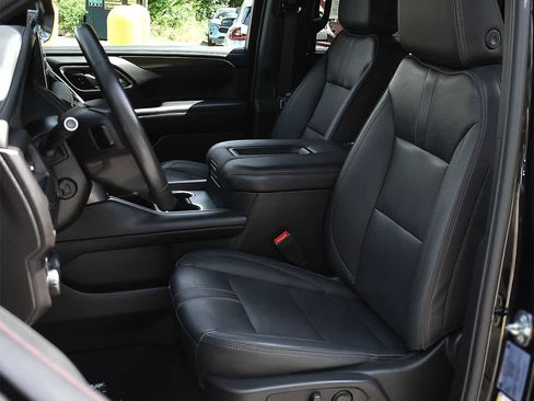 Used 2022 Chevrolet Suburban RST w/ Sport Performance Package AWD/4WD image 9