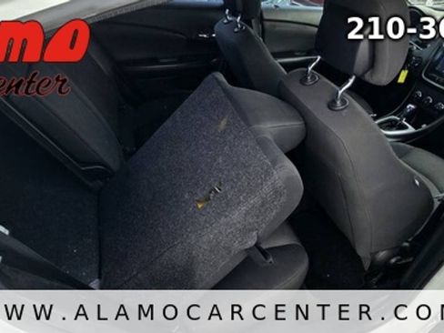 Used 2013 Dodge Avenger SE FWD image 21