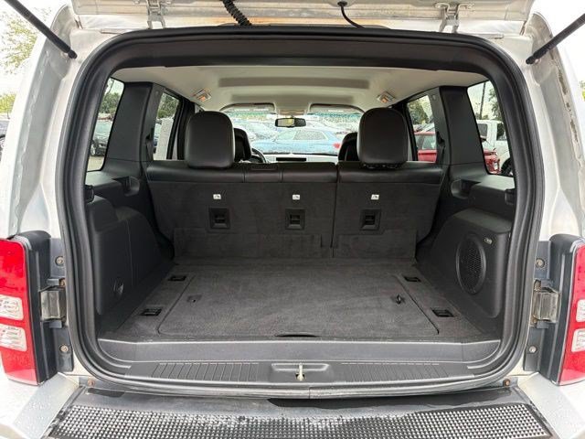 Used 2012 Jeep Liberty Limited AWD/4WD image 16