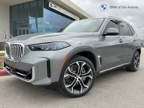 New 2026 BMW X5 xDrive50e image 1