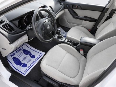 Used 2011 Kia Forte EX w/ Premium Pkg FWD image 9