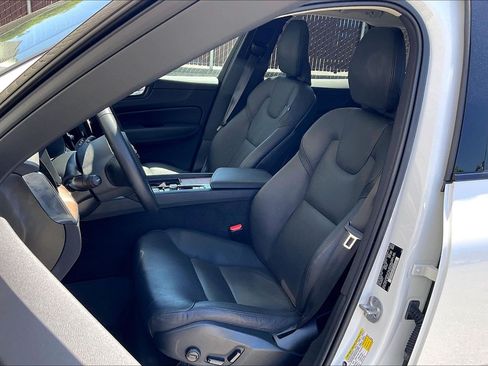 Used 2024 Volvo XC60 B5 Plus w/ Protection Package Premier AWD/4WD image 24