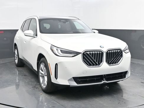 Used 2025 BMW X3 xDrive30i w/ Convenience Package image 9