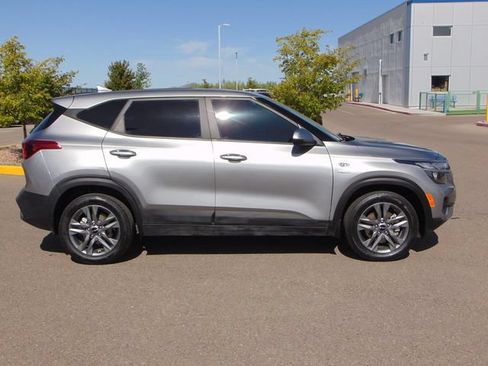 Used 2022 Kia Seltos LX AWD/4WD image 3
