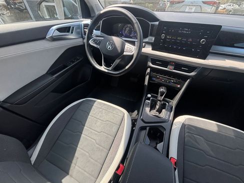 Used 2025 Volkswagen Taos SE image 40