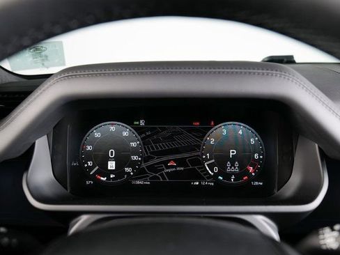 Used 2025 Land Rover Defender 130 V8 image 19