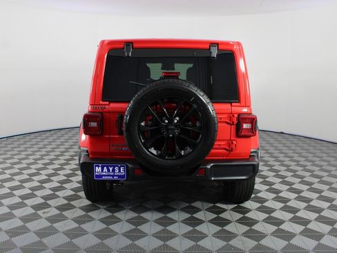 Used 2025 Jeep Wrangler Unlimited Sahara AWD/4WD image 22
