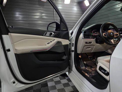 Used 2020 BMW X5 xDrive40i w/ M Sport Package image 34