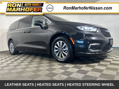 Used 2023 Chrysler Pacifica Touring-L