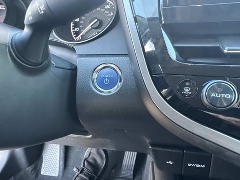 Used 2024 Toyota Camry SE image 26