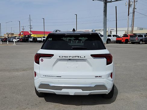 New 2026 GMC Terrain Denali w/ LPO, Floor Liner Package image 4