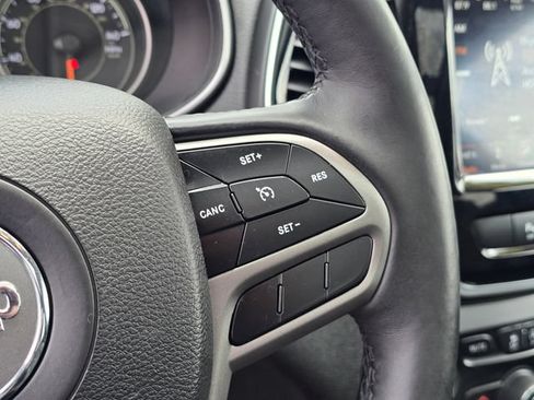 Used 2019 Jeep Cherokee Limited AWD/4WD image 14