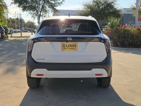 New 2026 Nissan Kicks SV image 4