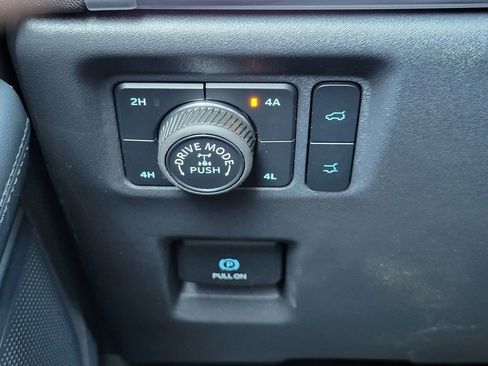 Certified 2025 Ford Expedition Tremor image 31