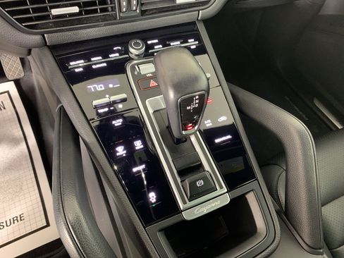 Used 2023 Porsche Cayenne image 23