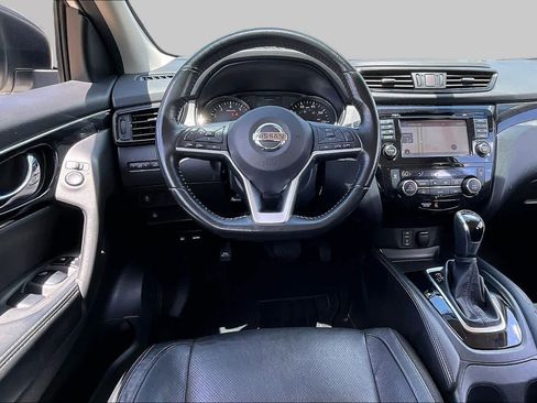 Used 2017 Nissan Rogue Sport SL FWD image 5