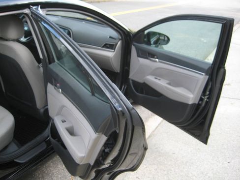 Used 2020 Hyundai Elantra SEL FWD image 12