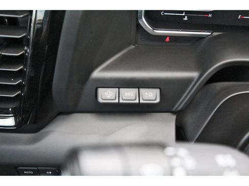 Used 2025 GMC Sierra 2500 AT4X AWD/4WD image 29