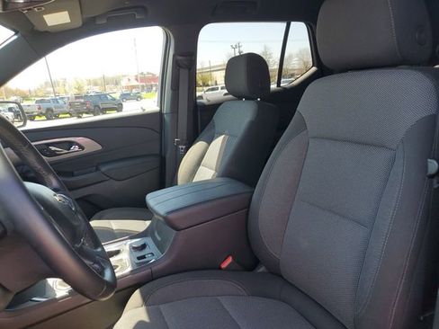 Certified 2023 Chevrolet Traverse LT FWD image 5