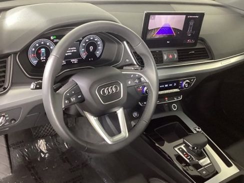 Certified 2025 Audi Q5 2.0T Premium image 10