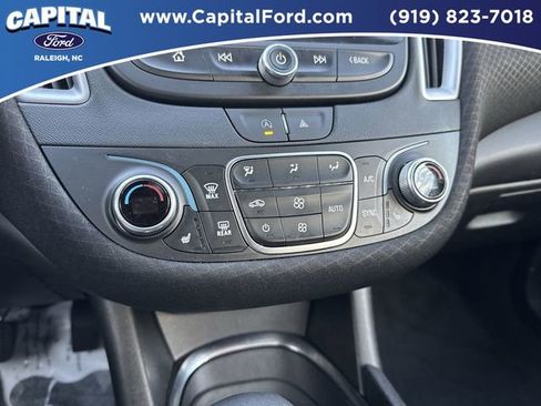 Used 2024 Chevrolet Malibu LT image 28