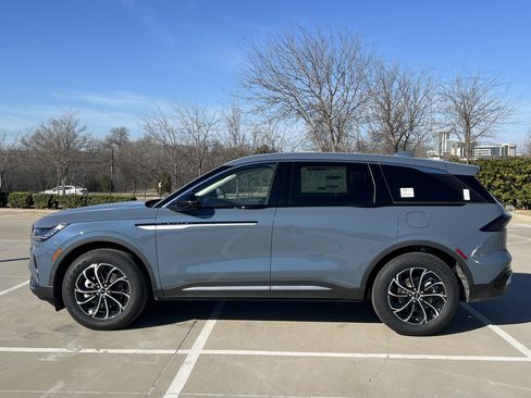 New 2026 Lincoln Nautilus Premier image 4