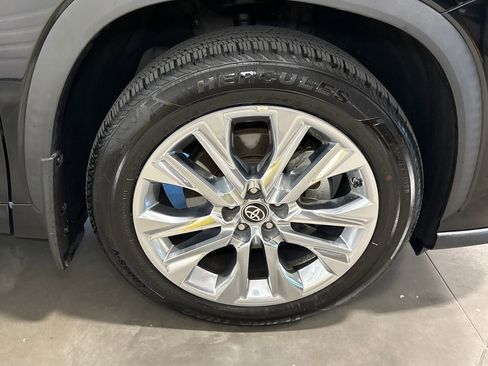 Used 2020 Toyota Highlander Limited image 21