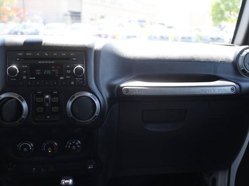 Used 2018 Jeep Wrangler Unlimited Sport S AWD/4WD image 18