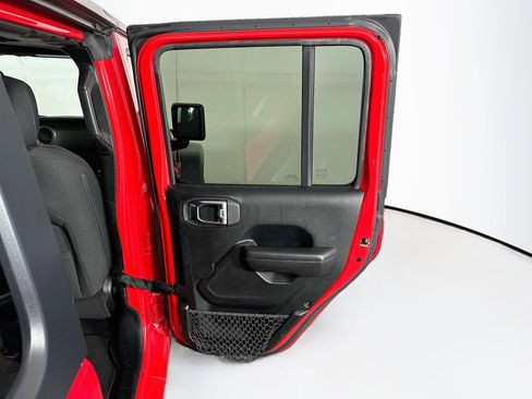 Used 2018 Jeep Wrangler Unlimited Sport S AWD/4WD image 28