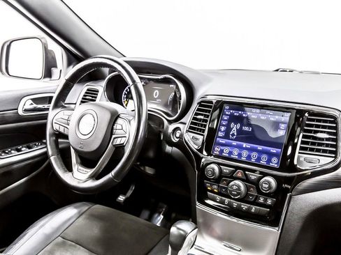 Used 2020 Jeep Grand Cherokee Altitude RWD image 20