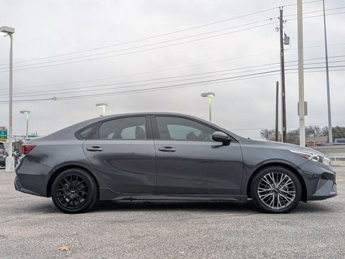 Used 2024 Kia Forte GT-Line w/ GT-Line Premium Package image 4