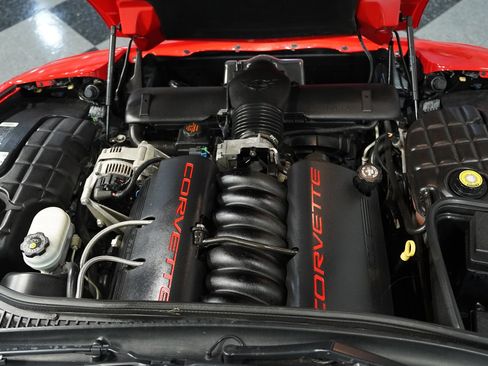 Used 1997 Chevrolet Corvette Coupe w/ Memory Pkg image 3