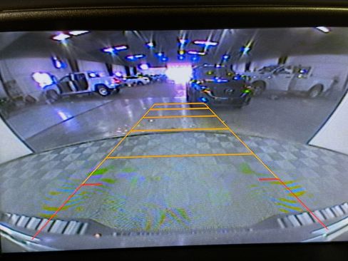 Used 2015 Chevrolet Colorado LT image 18