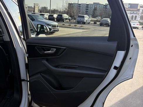 Used 2023 Audi Q7 2.0T Premium image 24