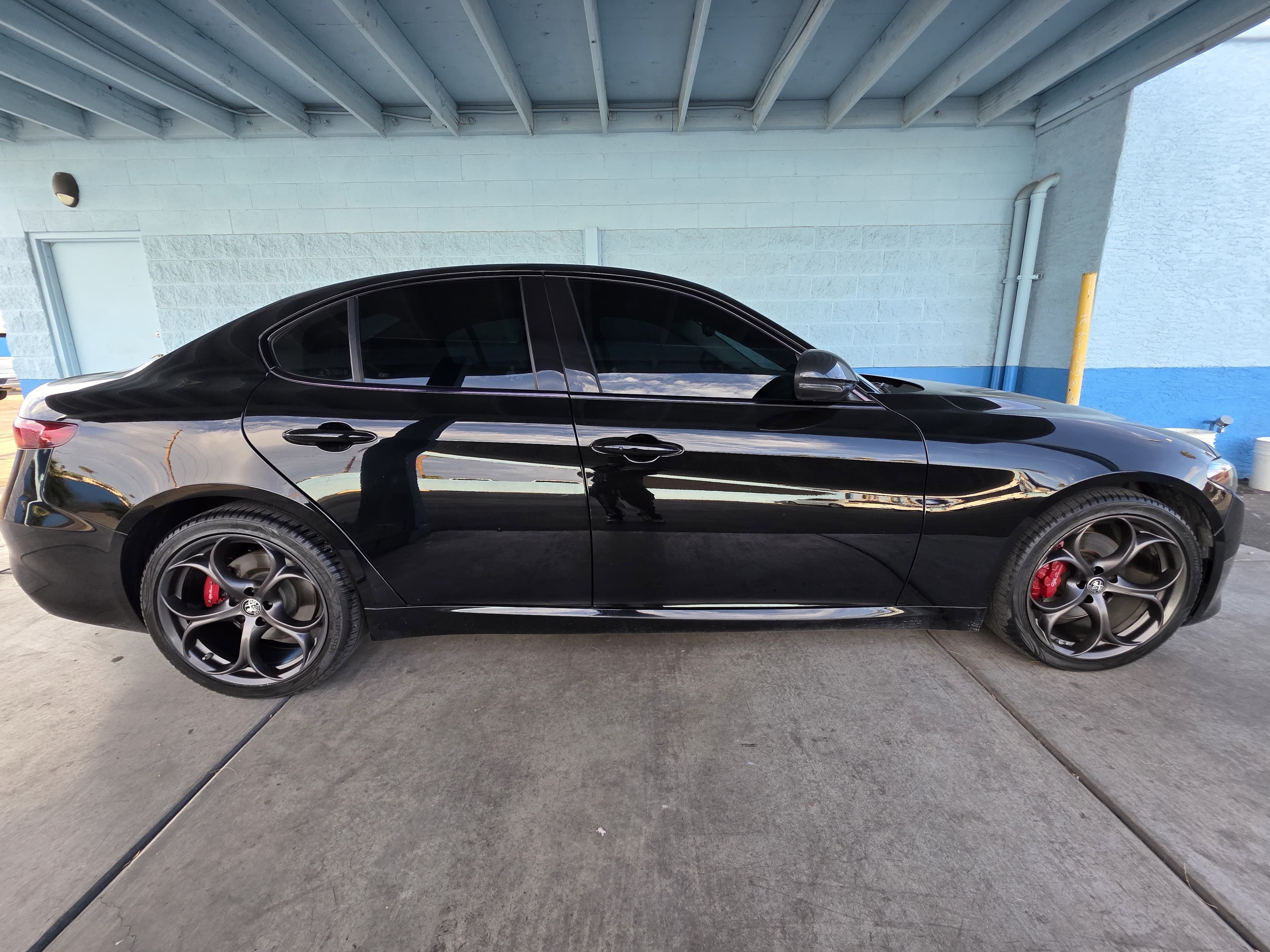 Used 2019 Alfa Romeo Giulia Ti Sport w/ Quick Order Package 22S Sport AWD/4WD image 2