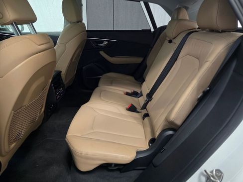 Used 2024 Audi Q8 Prestige w/ Prestige Package image 19