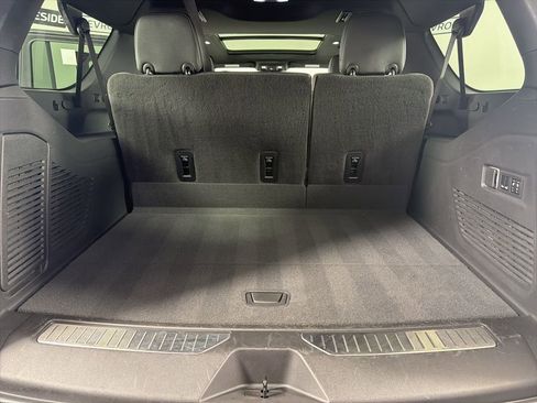 Used 2023 Chevrolet Suburban RST w/ Luxury Package image 16