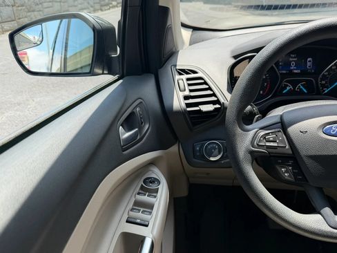 Used 2017 Ford Escape SE AWD/4WD image 18