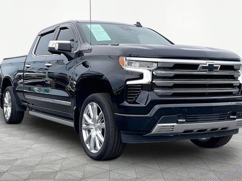 Used 2023 Chevrolet Silverado 1500 High Country w/ High Country Premium Package AWD/4WD image 3