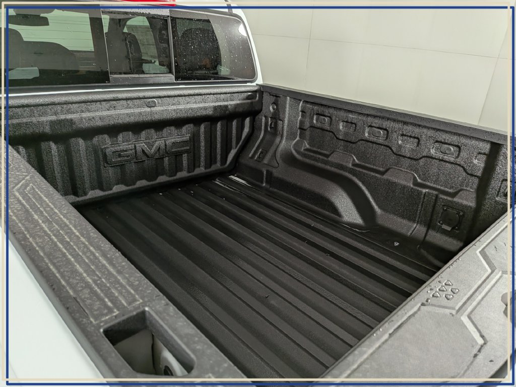 New 2026 GMC Canyon AT4 w/ Technology Plus Package AWD/4WD image 11