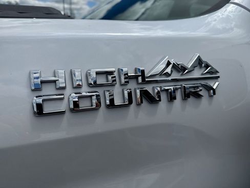 Used 2022 Chevrolet Silverado 2500 High Country w/ Z71 Off-Road Package AWD/4WD image 27