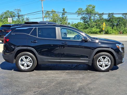 Used 2023 GMC Terrain SLE w/ Driver Convenience Package AWD/4WD image 7